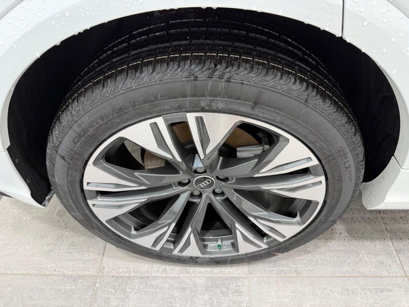 Audi Q8 Vehicle Image 3