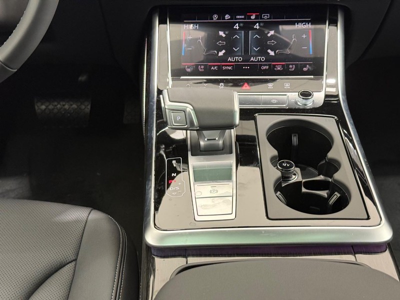 Audi Q8 Vehicle Image 7