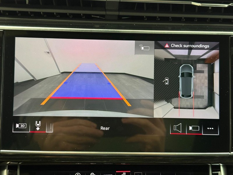 Audi Q8 Vehicle Image 14
