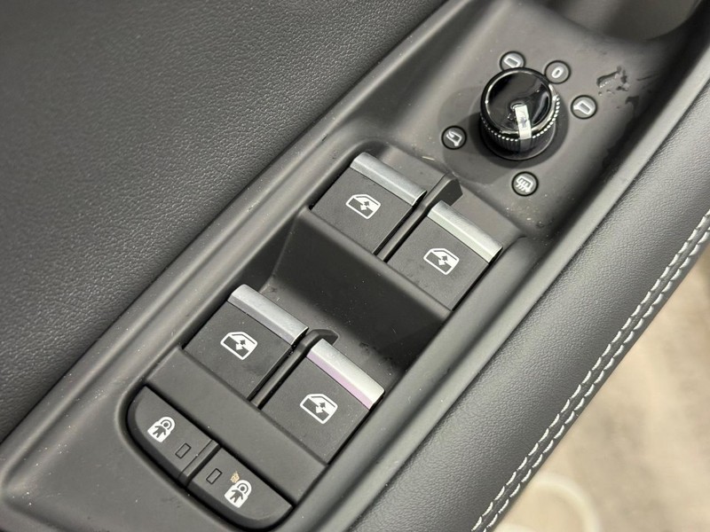 Audi Q8 Vehicle Image 15