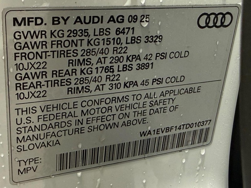 Audi Q8 Vehicle Image 17