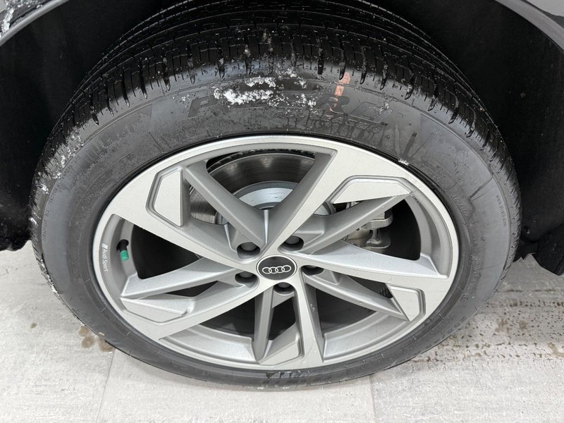 Audi Q3 Vehicle Image 3