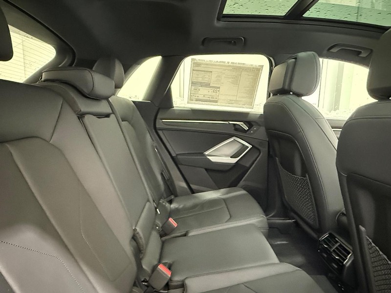 Audi Q3 Vehicle Image 4