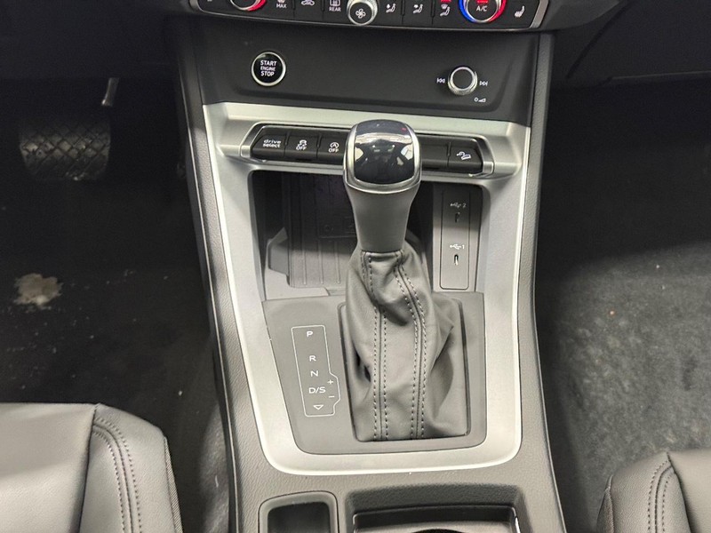 Audi Q3 Vehicle Image 8