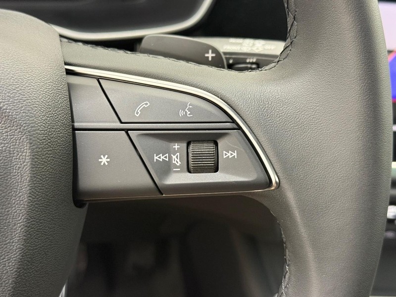 Audi Q3 Vehicle Image 13