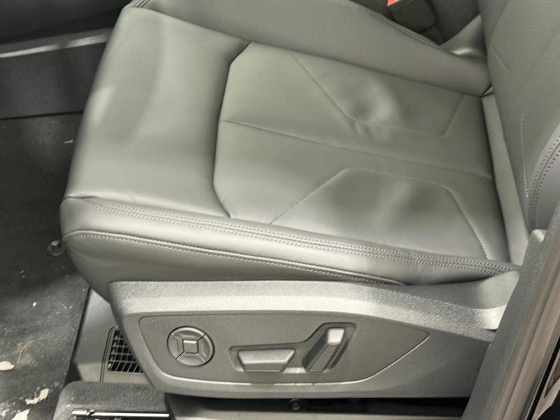 Audi Q3 Vehicle Image 18