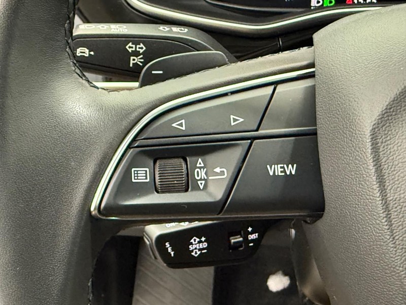 Audi Q7 Vehicle Full-screen Gallery Image 15