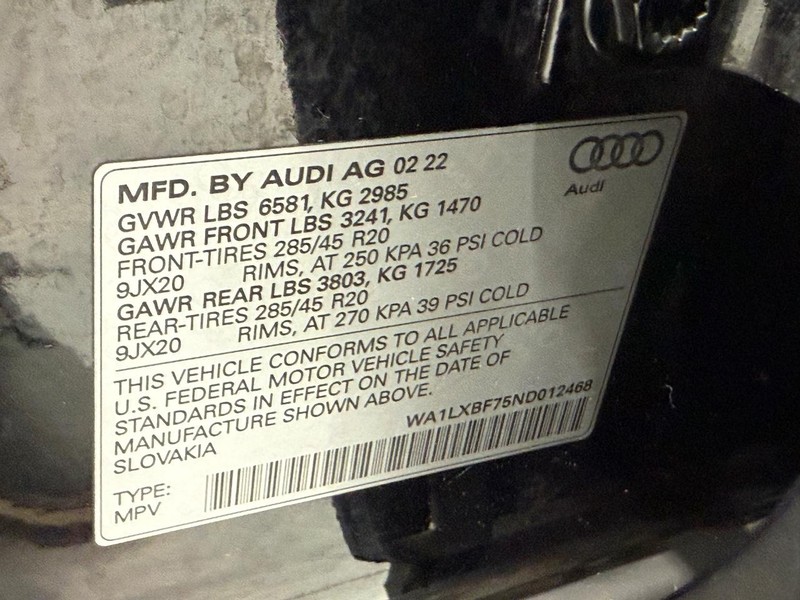 Audi Q7 Vehicle Full-screen Gallery Image 21