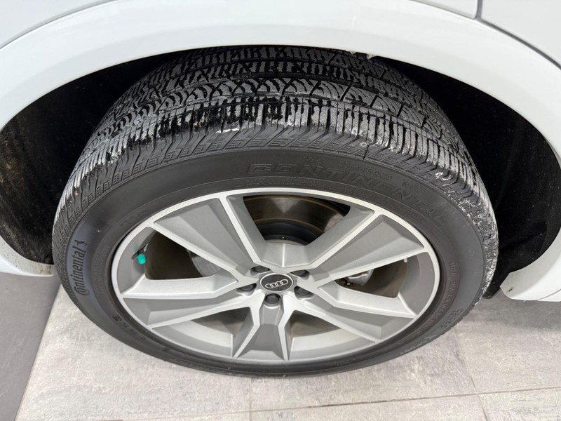 Audi Q5 Vehicle Image 3