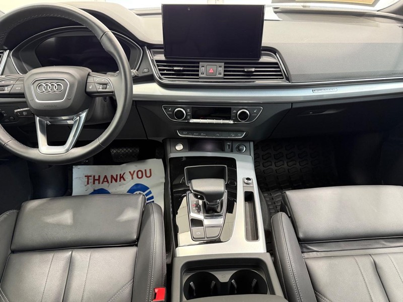 Audi Q5 Vehicle Image 5