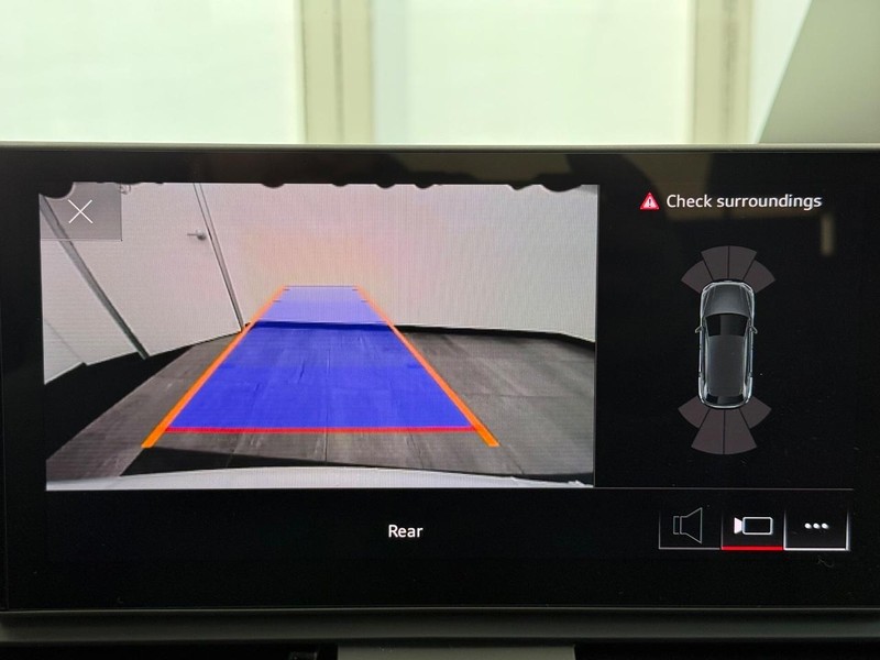 Audi Q5 Vehicle Image 15