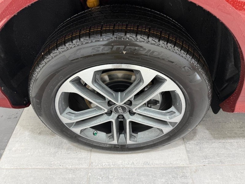 Audi Q5 Vehicle Image 3