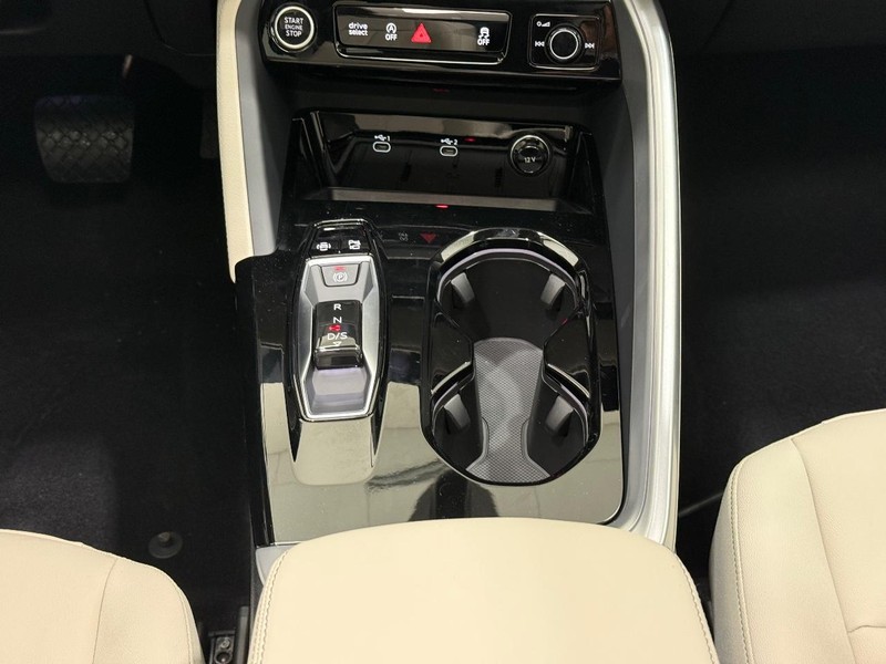 Audi Q5 Vehicle Image 7