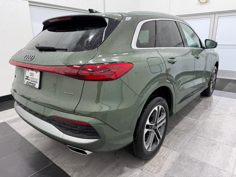 Audi Q5 Vehicle Image 2