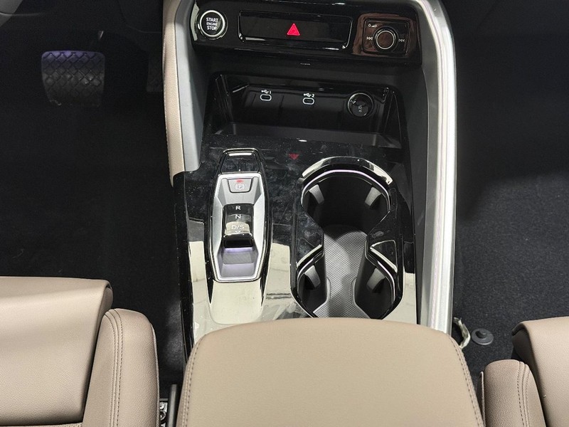 Audi Q5 Vehicle Image 8