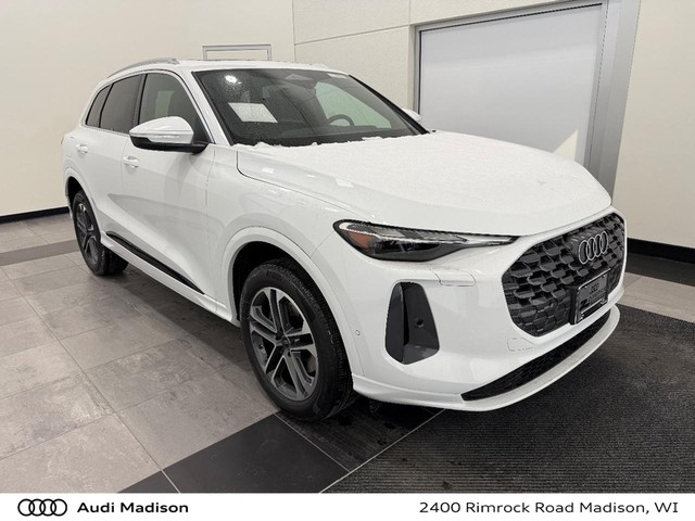 2025 Audi New Q5 Premium's photo