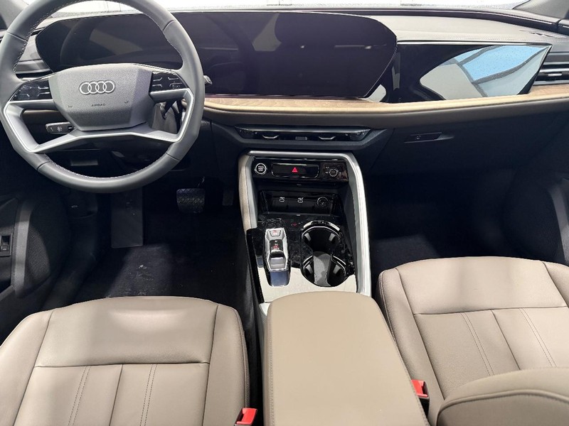 Audi Q5 Vehicle Image 5