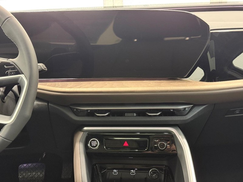 Audi Q5 Vehicle Image 6