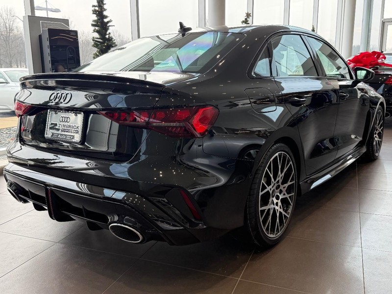 Audi RS 3 Vehicle Image 2