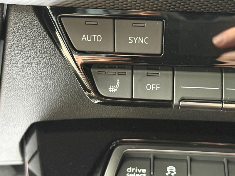 Audi RS 3 Vehicle Image 13