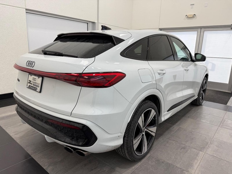 Audi SQ5 Sportback Vehicle Image 2