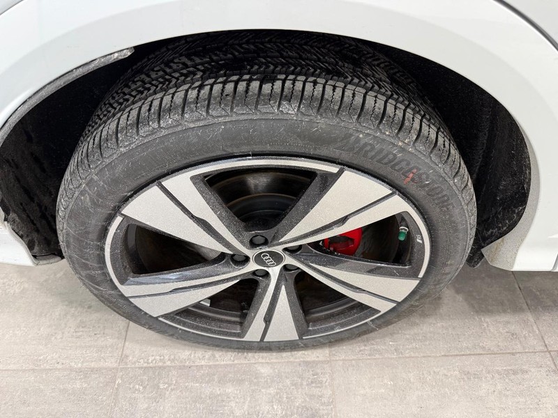 Audi SQ5 Sportback Vehicle Image 3