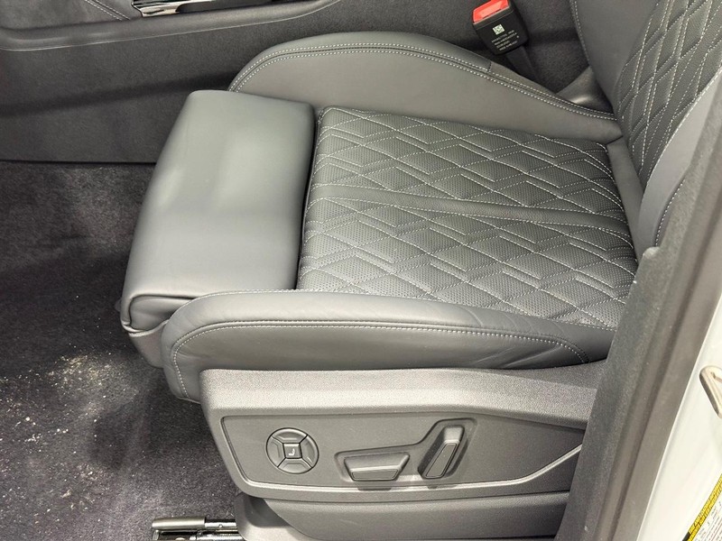 Audi SQ5 Sportback Vehicle Image 14