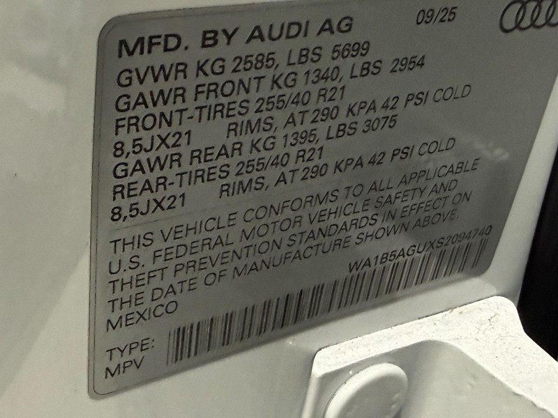 Audi SQ5 Sportback Vehicle Image 15