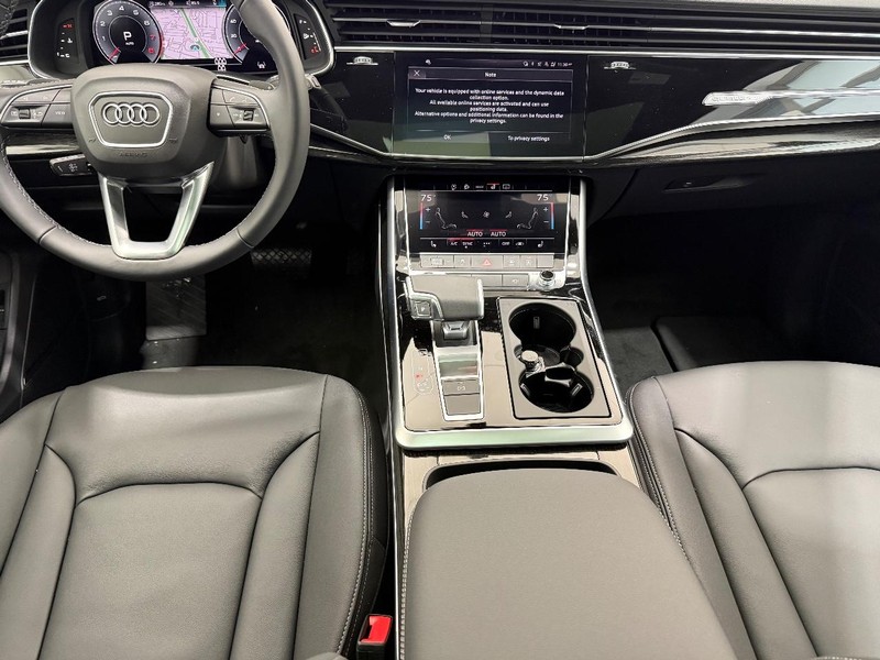 Audi Q7 Vehicle Image 5