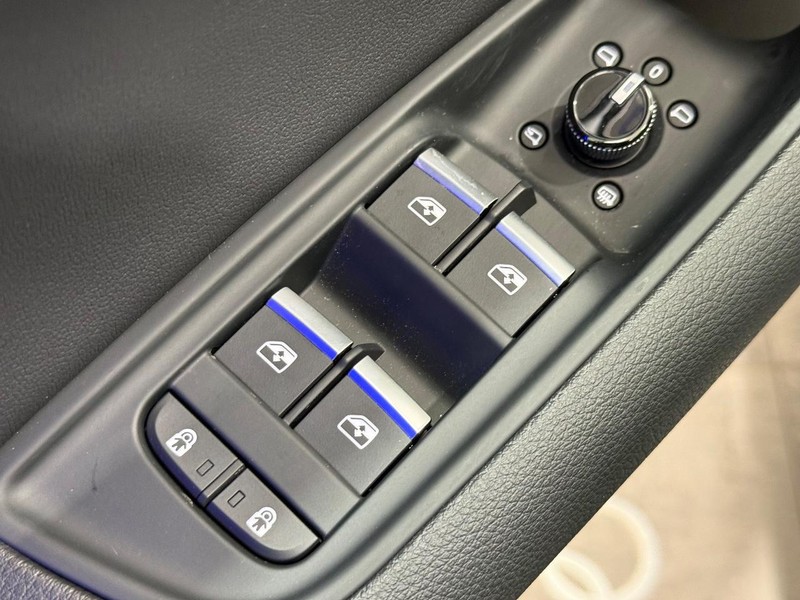 Audi Q7 Vehicle Image 15