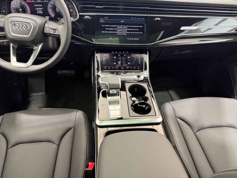 Audi Q7 Vehicle Image 6