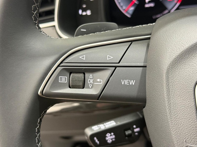 Audi Q7 Vehicle Image 12