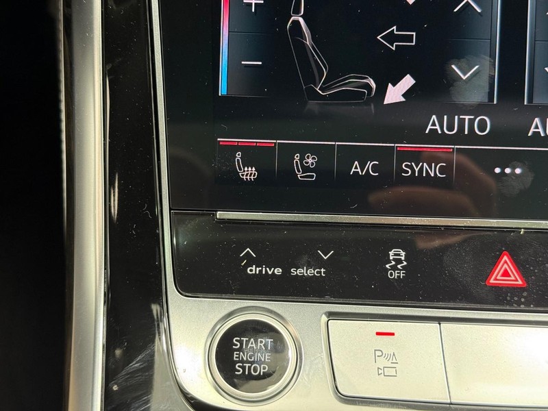 Audi Q7 Vehicle Image 15