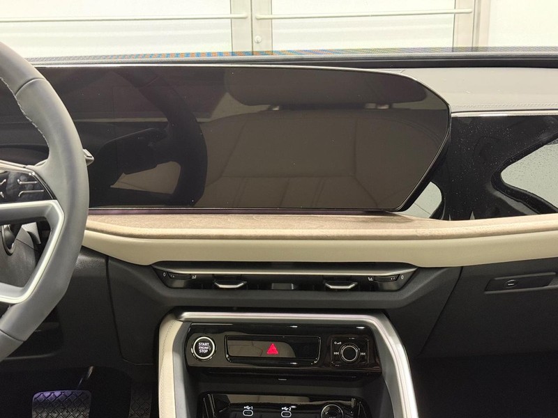 Audi Q5 Vehicle Image 6