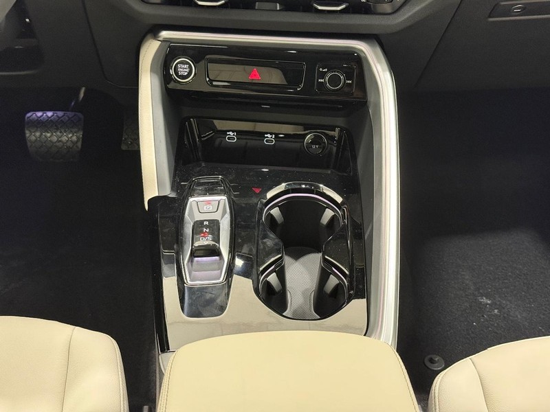 Audi Q5 Vehicle Image 7