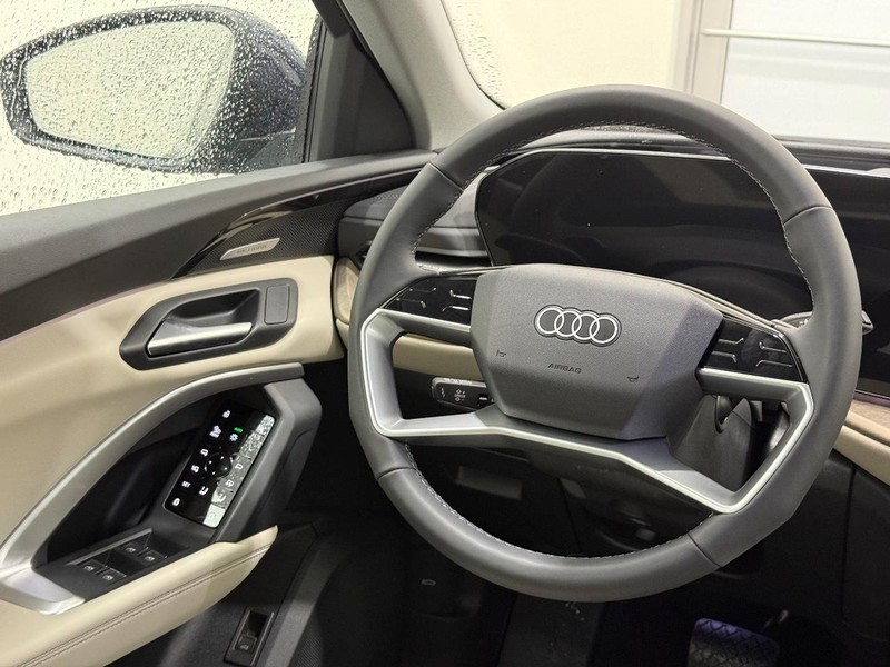 Audi Q5 Vehicle Image 8