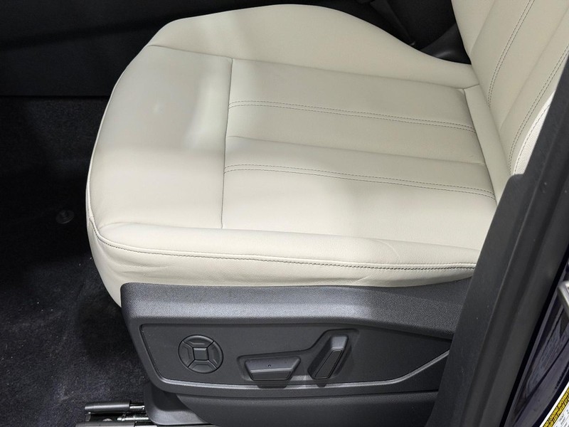 Audi Q5 Vehicle Image 16