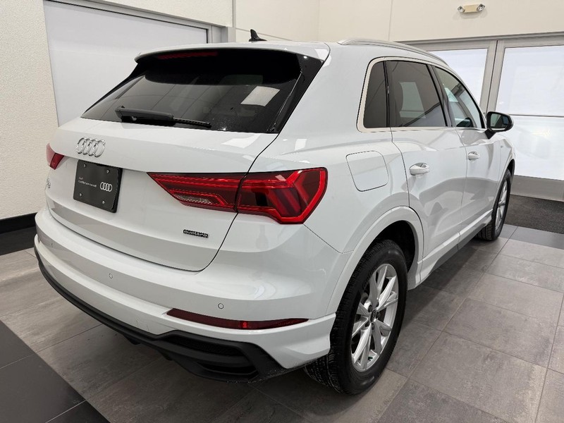 Audi Q3 Vehicle Image 2