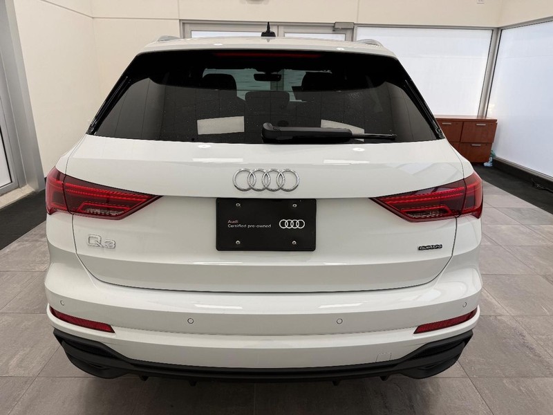 Audi Q3 Vehicle Image 3