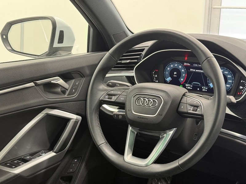 Audi Q3 Vehicle Image 12