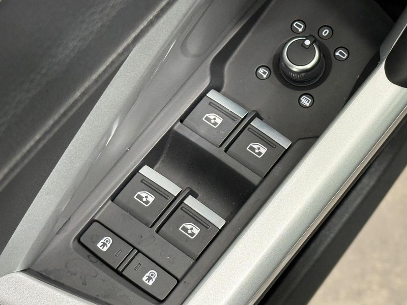 Audi Q3 Vehicle Image 19