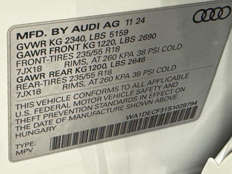 Audi Q3 Vehicle Image 21