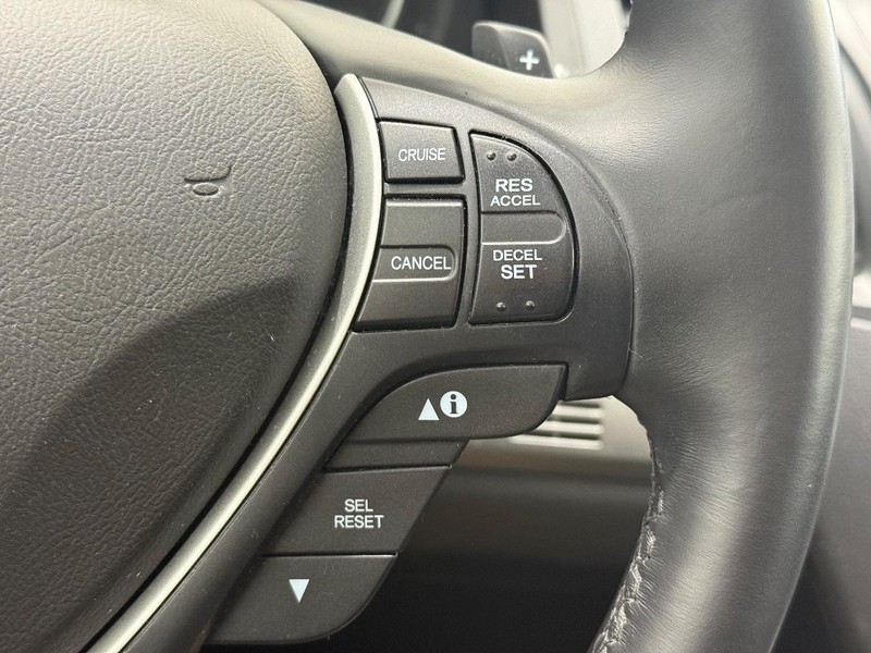 Acura RDX Vehicle Image 15