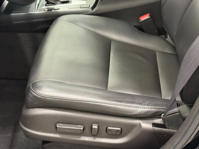 Acura RDX Vehicle Image 21