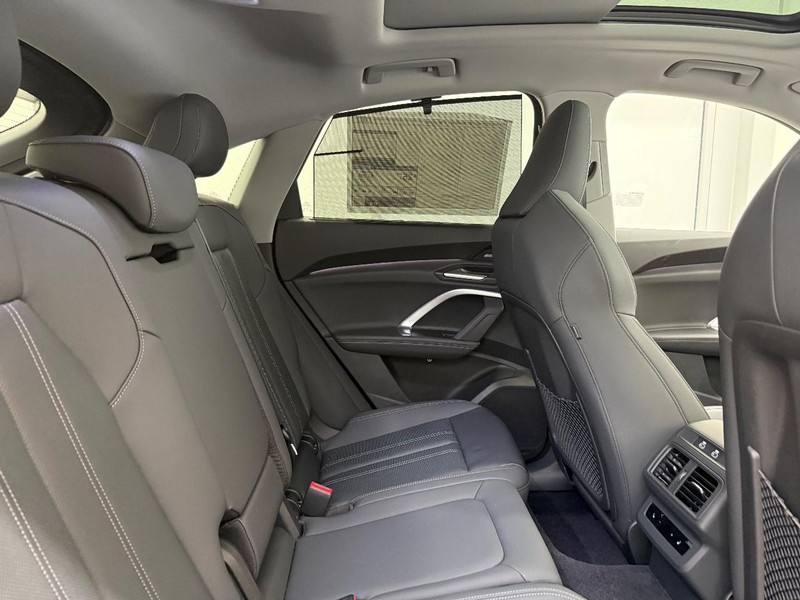 Audi Q5 Sportback Vehicle Image 4