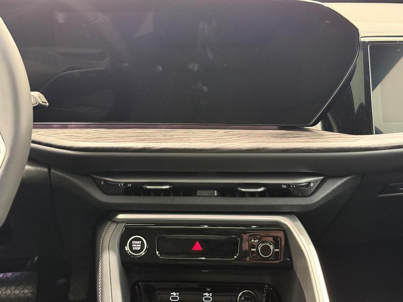 Audi Q5 Sportback Vehicle Image 6