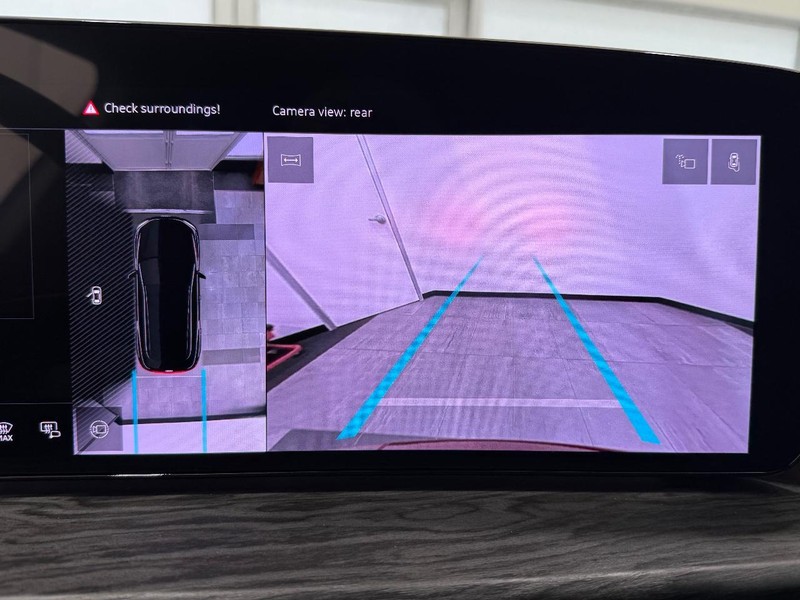 Audi Q5 Sportback Vehicle Image 12