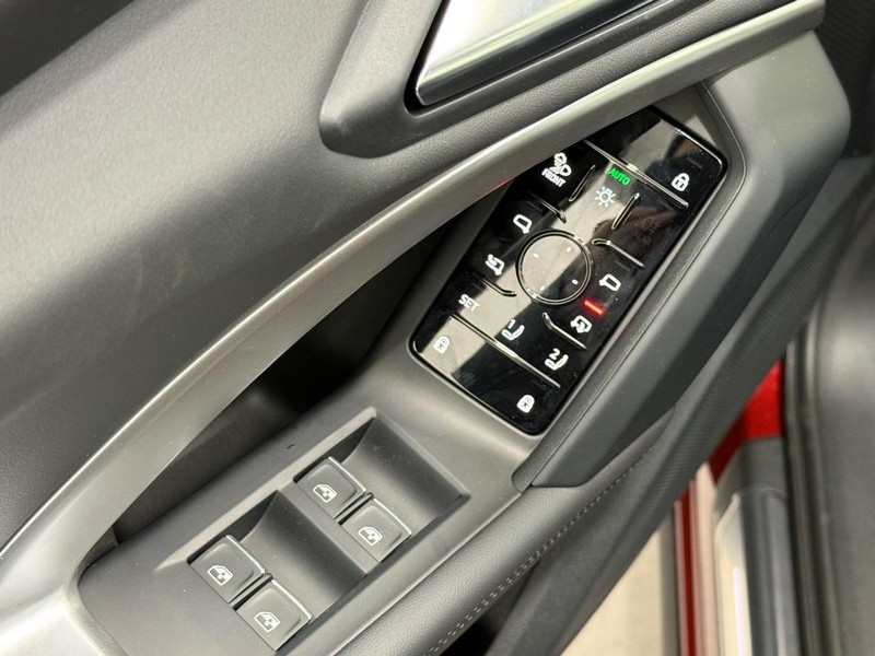 Audi Q5 Sportback Vehicle Image 14