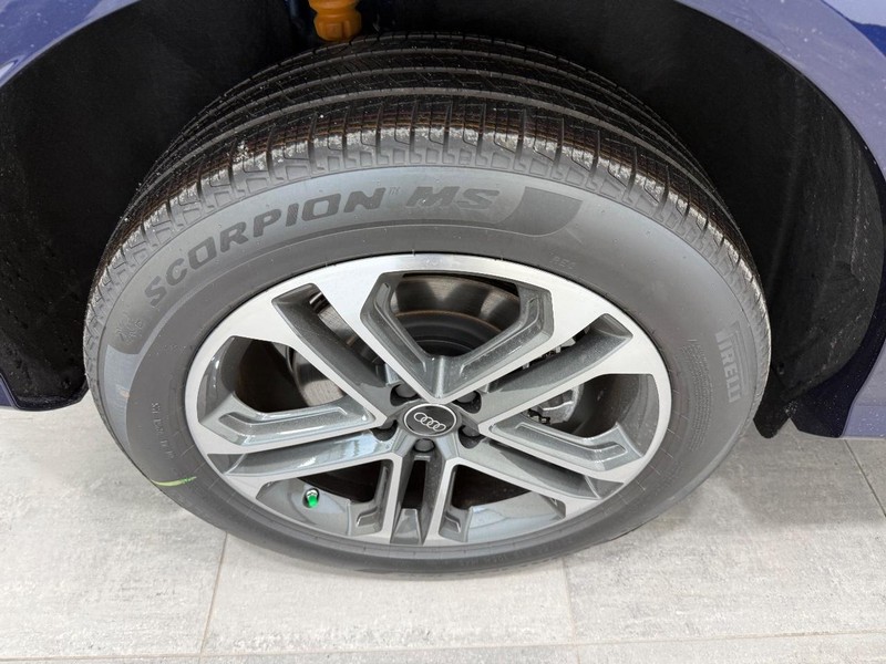 Audi Q5 Vehicle Image 3