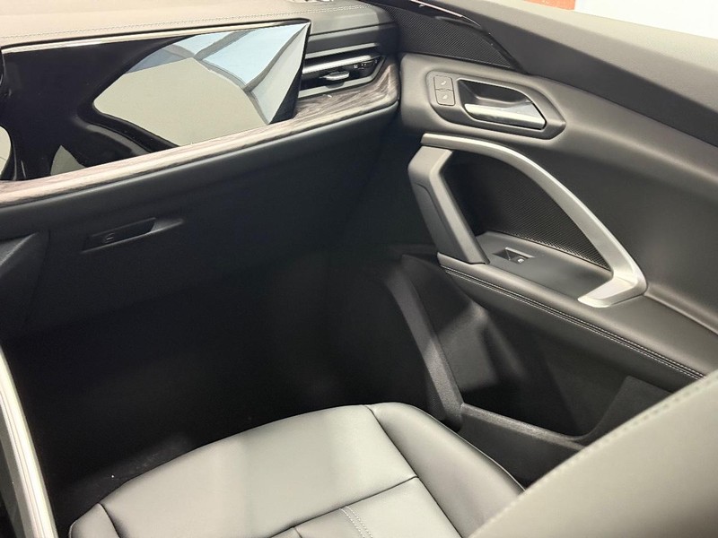 Audi Q5 Vehicle Image 9